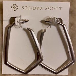 Kendra Scoot hoop earrings